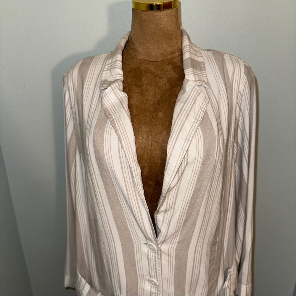 Torrid Size 3 3X Blazer, Beige White Striped, Soft Linen Blend Long Sleeve Lined - Picture 4 of 10